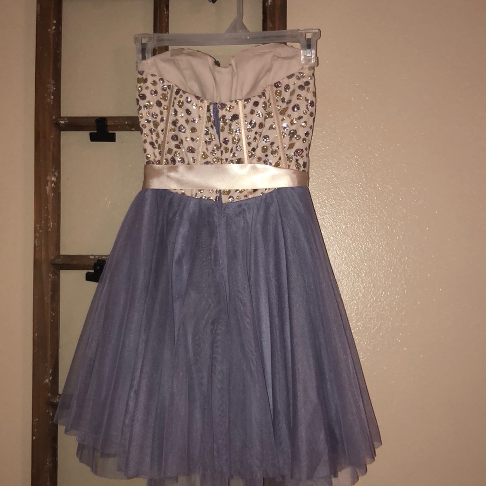 Dress - Picture 4 of 4